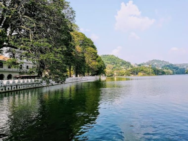 Kandy Lake-5